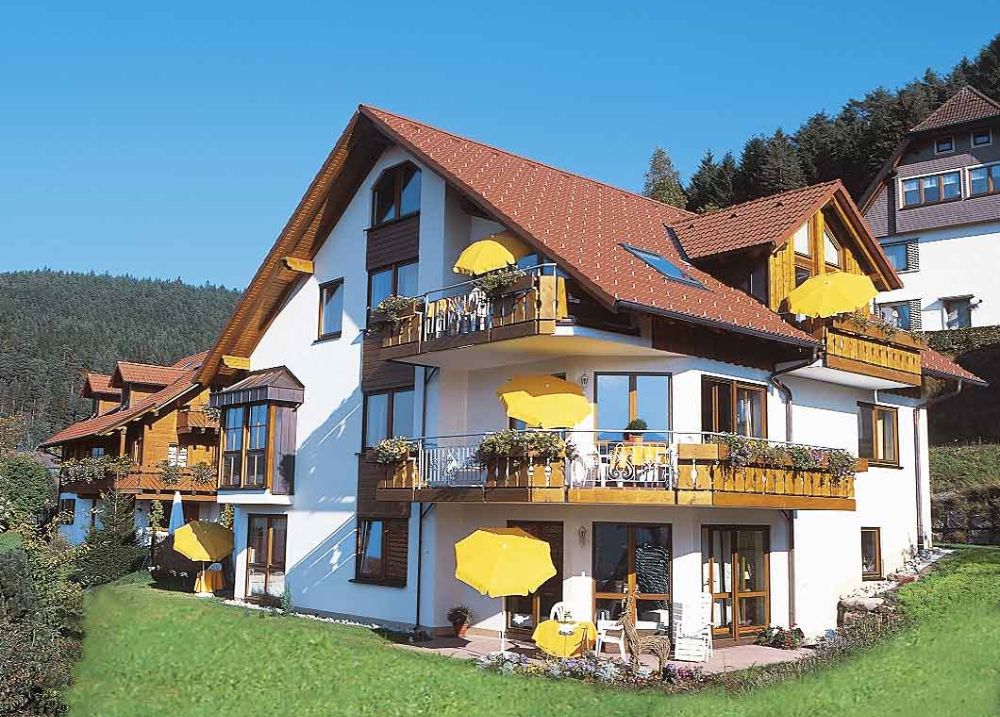 Residence Waldhaus im Sommer